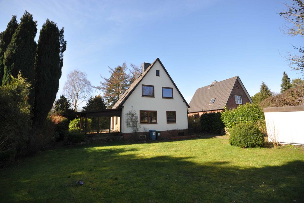 Einfamilienhaus mit großem Garten in Ahrensburg
