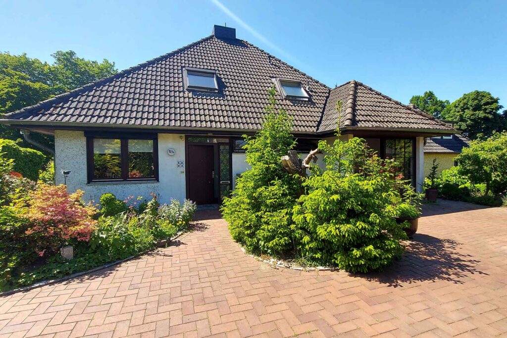 Außenansicht eines Einfamilienhauses in Ahrensburg